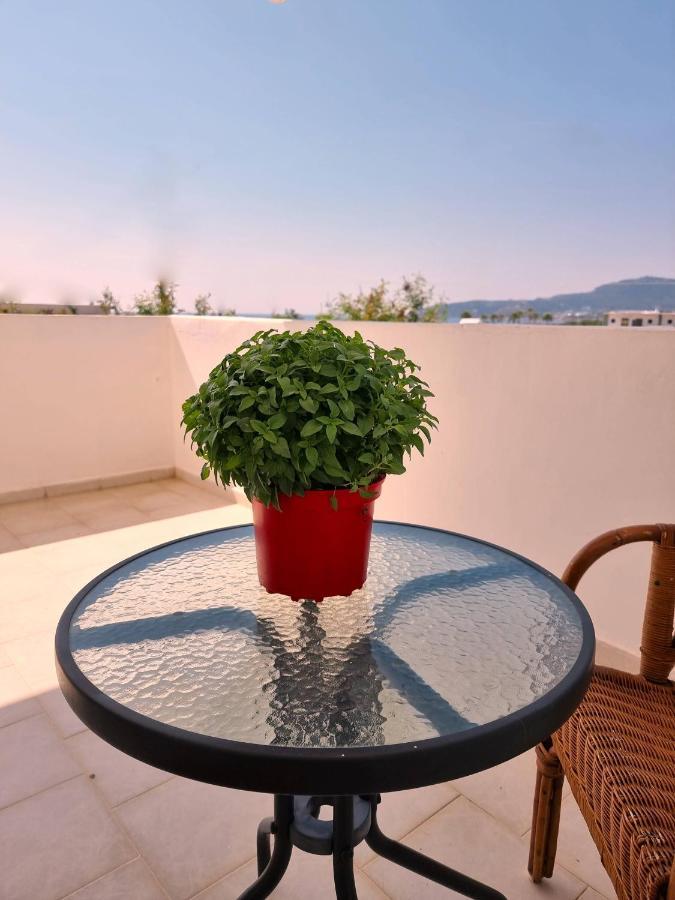 12 Senses Sea View Lejlighedshotel *